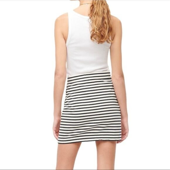 J. Crew Mini Skirt in Stripe Black and Ivory Size Medium NWT - Picture 3 of 4